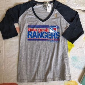 3/$30 NWT New York Rangers Raglan Hockey Fan Tee